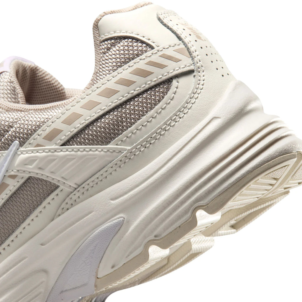 Nike Initiator Cream and Silver Mesh Sneakers