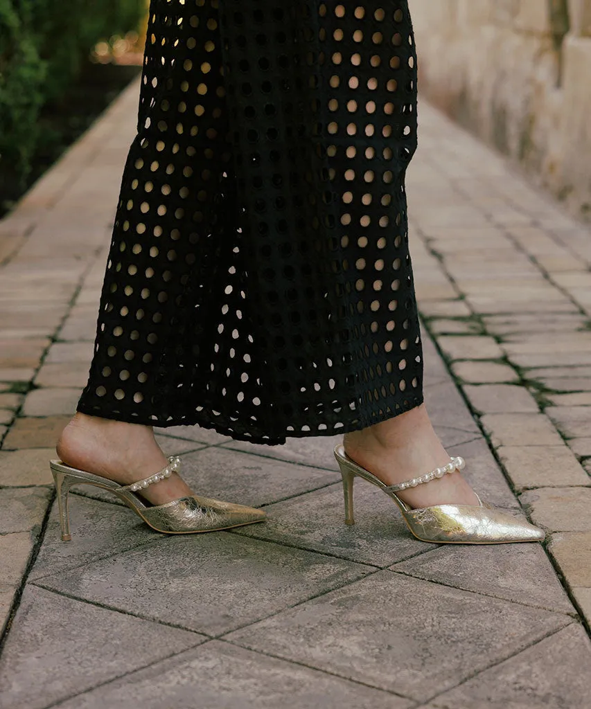 KANIKA HEELS VINTAGE GOLD PEARLS