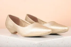 Women Gold Textured  Kitten Pumps